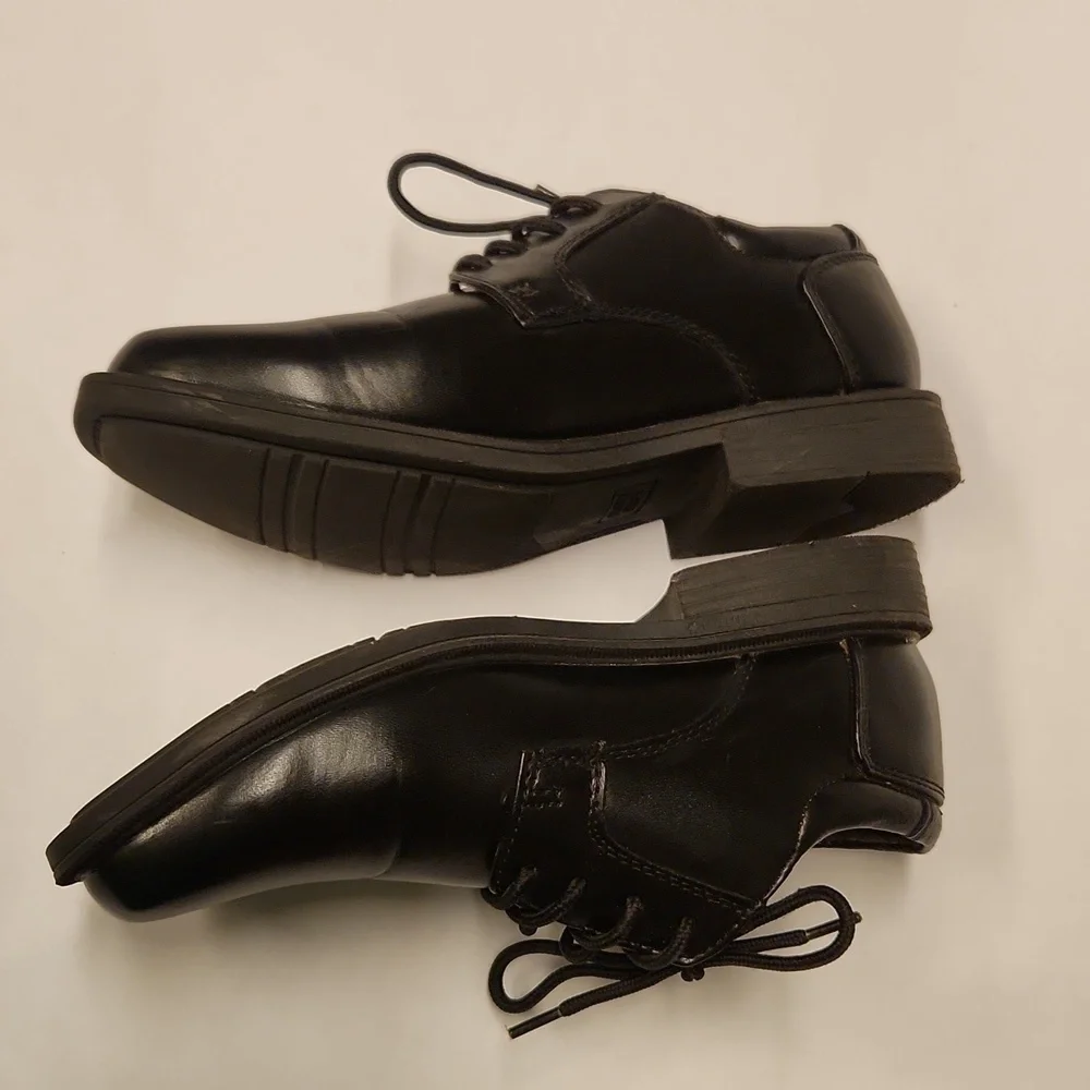Madison Avenue Shoes Size 3 Black Dress Shoes Boys Formal